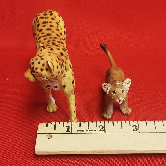 Cheetah Figurines Adult Cheetah & Cub Wildlife - Picture 8 of 10